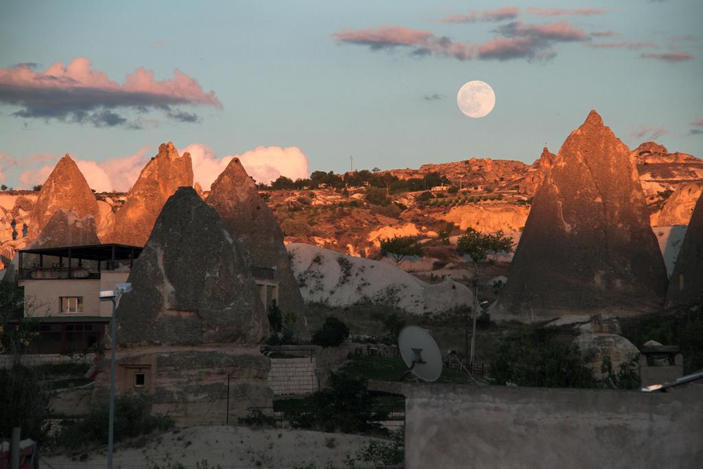 Bed and Breakfast Happydocia Göreme Esterno foto